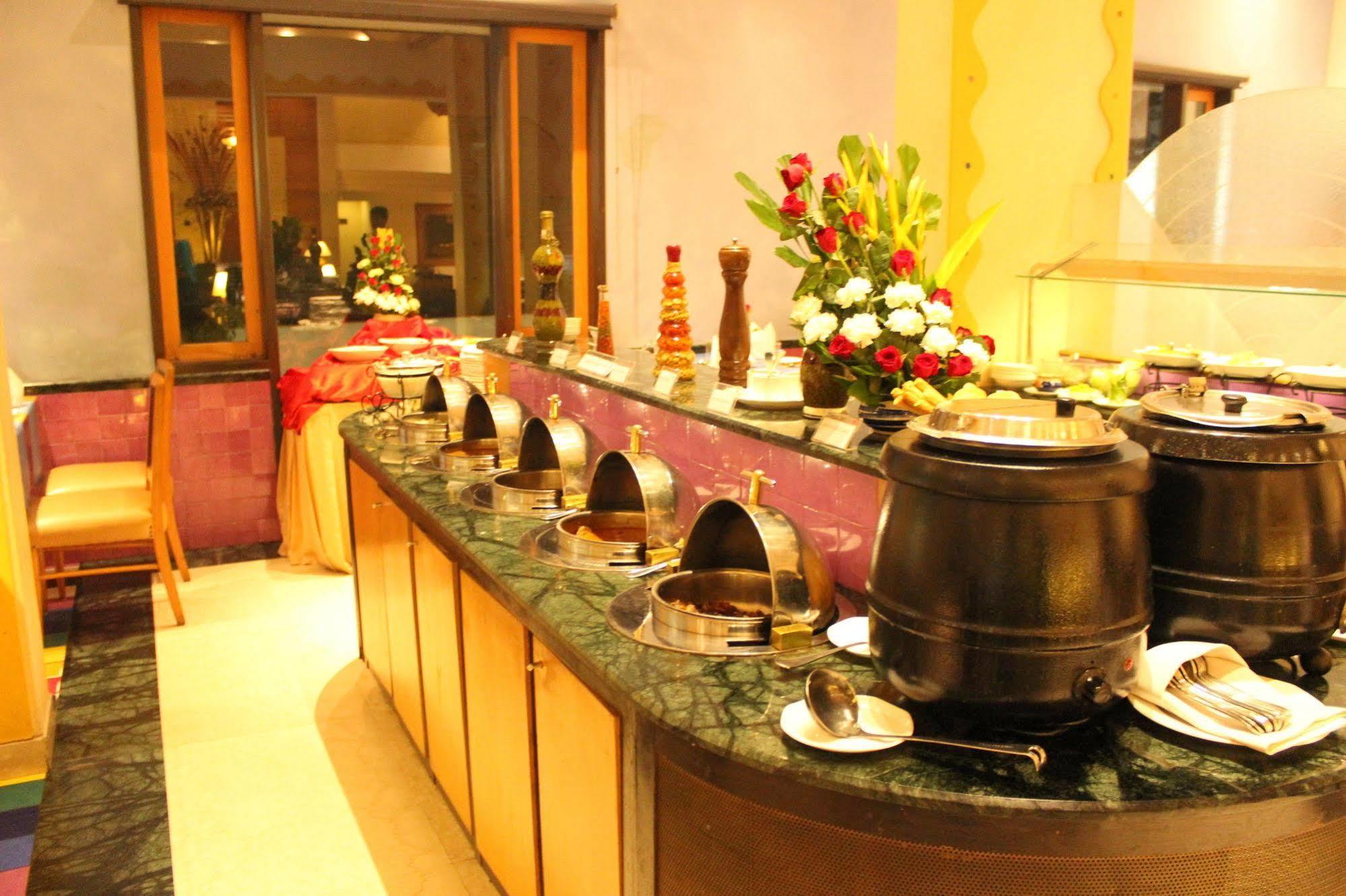 Hotel Sagar Plaza City Centre Pune Exterior photo